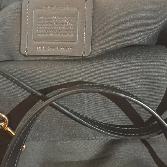 Coach Lexy Black Leather Shoulder Bag with Gold Hardware Excellent Condition